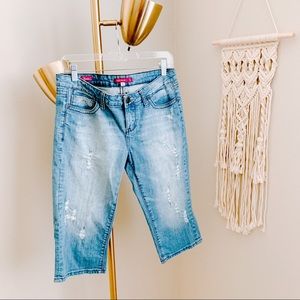 Vigoss Lightwash Denim Capri Pant Bottoms